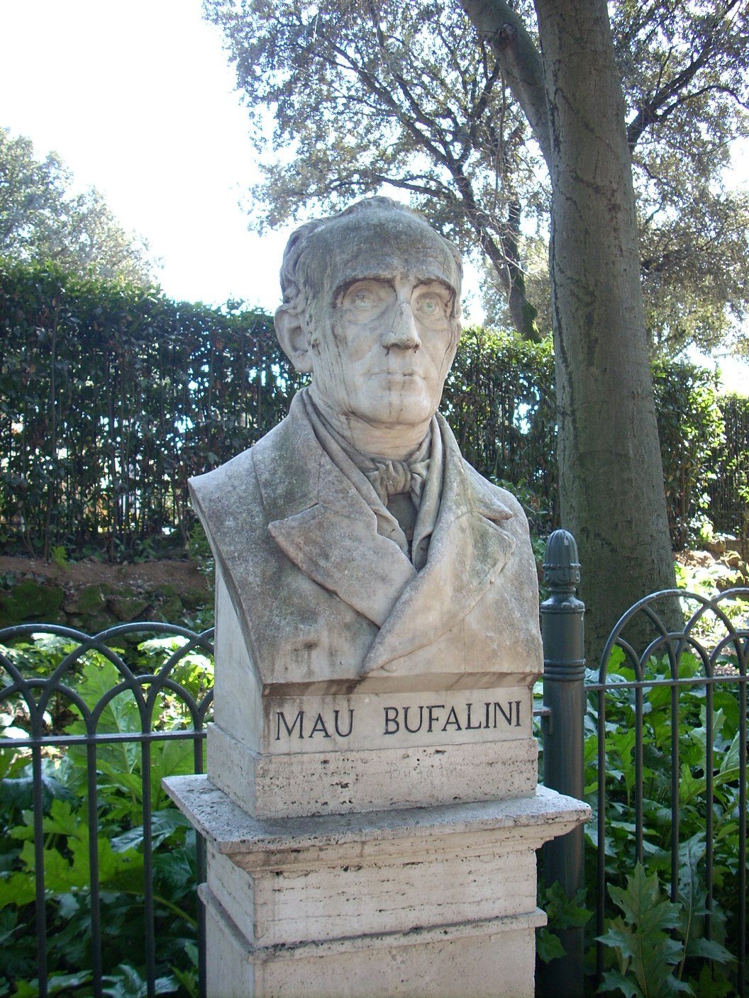 Maurizio%20Bufalini%27s%20bust%2C%20Pincio%2C%20Rome%20%282%29.JPG
